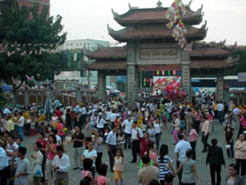 Sài Gòn ngập tràn sắc Xuân mùng 1 Tết - 11 Sài Gòn ngập tràn sắc Xuân mùng 1 Tết - 11