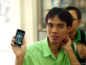 Hình ảnh iPhone đầu tiên tại Việt Nam - 1