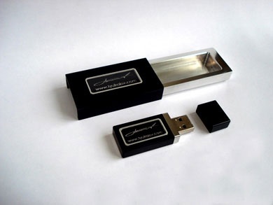 10 ổ lưu trữ USB kì quặc nhất - 10