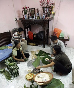 Người Hà Nội nấu bánh chưng - 1