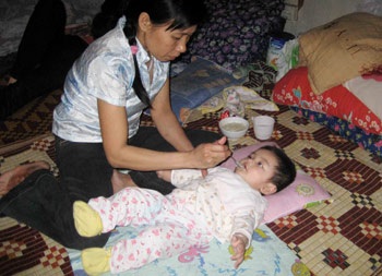 Những đứa trẻ khát dòng sữa mẹ - 5 Những đứa trẻ khát dòng sữa mẹ - 5