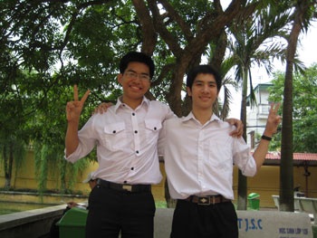 Gặp “anh chàng đình đám” ở trường THPT chuyên Nguyễn Huệ - 1 Gặp “anh chàng đình đám” ở trường THPT chuyên Nguyễn Huệ - 1