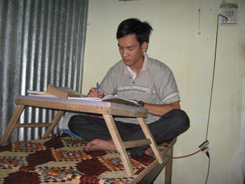 Dở dang học hành vì bệnh u não - 1 Dở dang học hành vì bệnh u não - 1