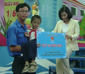 Một mùa hè văn minh, nghĩa tình cho thiếu nhi TPHCM - 2