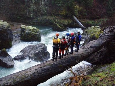 Những cây cầu nguy hiểm nhất thế giới - 15