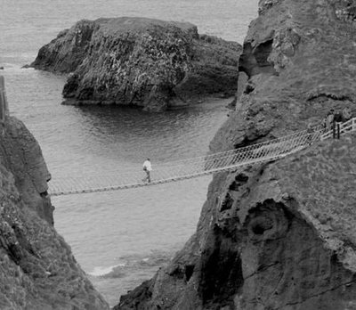 Những cây cầu nguy hiểm nhất thế giới - 16