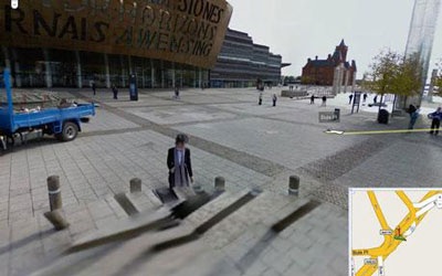Google Street View "chộp" được bức ảnh ma kì lạ - 1 Google Street View "chộp" được bức ảnh ma kì lạ - 1