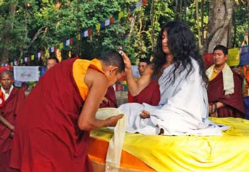 “Phật tái thế” của Nepal xuất hiện trở lại - 1 “Phật tái thế” của Nepal xuất hiện trở lại - 1