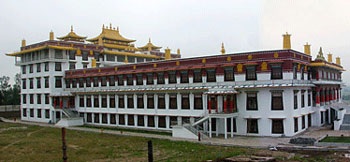 Di thể của nhà sư không phân hủy sau 3 tuần viên tịch - 1 Di thể của nhà sư không phân hủy sau 3 tuần viên tịch - 1