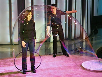 Những màn trình diễn kỷ lục trong năm mới - 3 Những màn trình diễn kỷ lục trong năm mới - 3