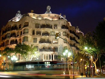 Chùm ảnh: 10 tòa nhà "không đụng hàng" - 6