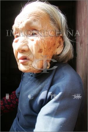 Lại một cụ... mọc sừng - 1 Lại một cụ... mọc sừng - 1