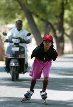 8 tuổi trượt pa-tanh xuyên Ấn Độ - 1