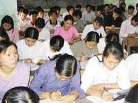 “Lò luyện thi” ĐH chất lượng cao cấp… làng - 2