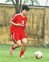 Văn Đàn được bầu làm thủ quân đội tuyển Việt Nam - 2 Văn Đàn được bầu làm thủ quân đội tuyển Việt Nam - 2