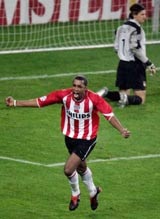 PSV Eindhoven vào bán kết sau loạt đá luân lưu - 1
