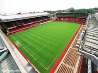 Arsenal, MU - Hai con nợ lớn nhất Premiership  - 1