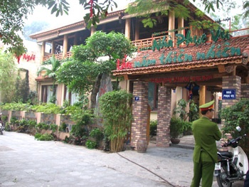 Tháo dỡ tiếp 2 công trình “bịt” Vườn thú Hà Nội - 1