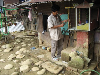 Viếng “nghĩa địa nấm” - 1 Viếng “nghĩa địa nấm” - 1