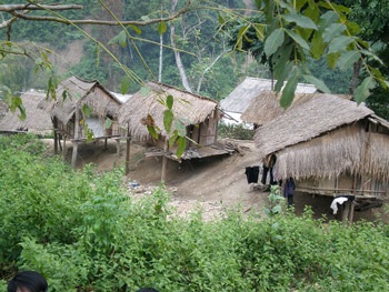 Nỗi day dứt của người “đưa đò” vùng cao - 1 Nỗi day dứt của người “đưa đò” vùng cao - 1