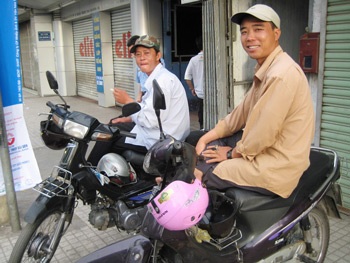 Ngỡ ngàng mũ bảo hiểm - 7 Ngỡ ngàng mũ bảo hiểm - 7
