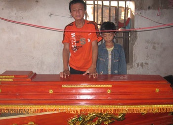 Cả làng cùng khóc! - 2 Cả làng cùng khóc! - 2