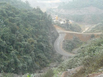 Vành khăn trắng trên đỉnh Văng Tan - 2 Vành khăn trắng trên đỉnh Văng Tan - 2