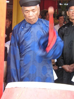 Tưng bừng hội vật làng Sình  - 1