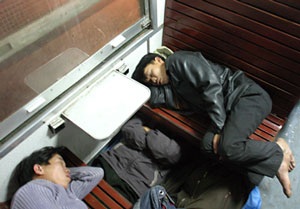 Nhọc nhằn chuyến tàu đêm - 6