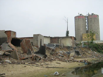 Nước biển uy hiếp nhà dân - 2 Nước biển uy hiếp nhà dân - 2