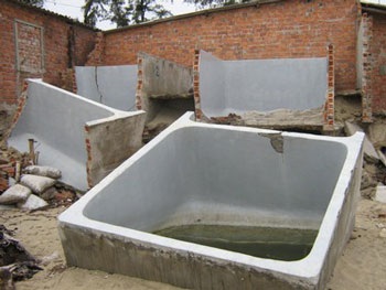 Nước biển uy hiếp nhà dân - 1 Nước biển uy hiếp nhà dân - 1