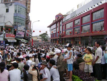 Tháng giêng đi lễ chùa Bà…  - 9