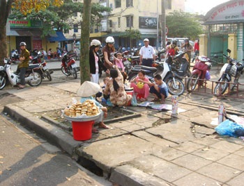 Huế: Báo động thức ăn đường phố! - 4 Huế: Báo động thức ăn đường phố! - 4