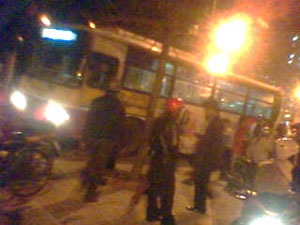 Xe buýt gây tai nạn liên hoàn - 1 Xe buýt gây tai nạn liên hoàn - 1