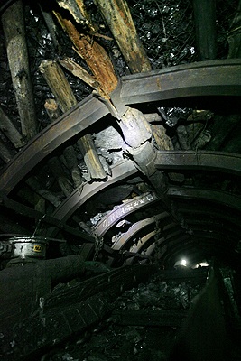 Khám phá “địa đạo” than sâu -150m  - 10