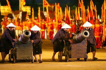 Tái hiện lễ đăng quang của Hoàng đế Quang Trung - 1 Tái hiện lễ đăng quang của Hoàng đế Quang Trung - 1