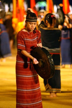 Tái hiện lễ đăng quang của Hoàng đế Quang Trung - 10 Tái hiện lễ đăng quang của Hoàng đế Quang Trung - 10