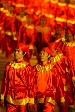 Tái hiện lễ đăng quang của Hoàng đế Quang Trung - 2 Tái hiện lễ đăng quang của Hoàng đế Quang Trung - 2