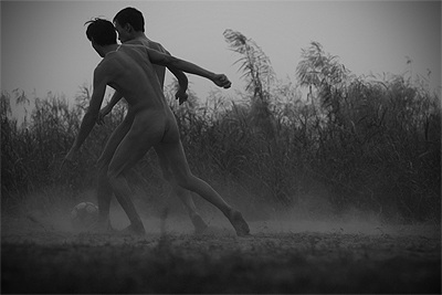 Adam và trái bóng - 2 Adam và trái bóng - 2