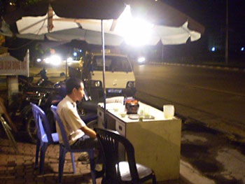 Rộn ràng gia cầm chưa kiểm dịch vào phố - 1