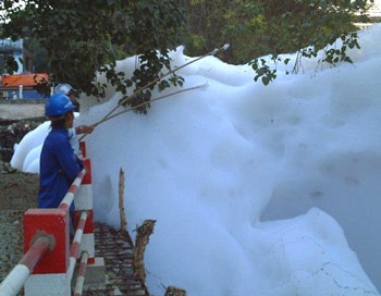 Đến “thăm” dòng kênh thối - 2