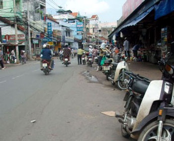 “Đánh cắp” hành lang đường bộ - 5