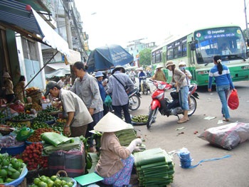 “Đánh cắp” hành lang đường bộ - 2