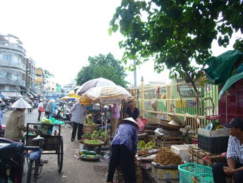 “Đánh cắp” hành lang đường bộ - 1