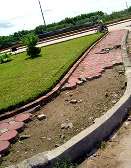 Nhìn con đường, xót tiền Nhà nước! - 2 Nhìn con đường, xót tiền Nhà nước! - 2