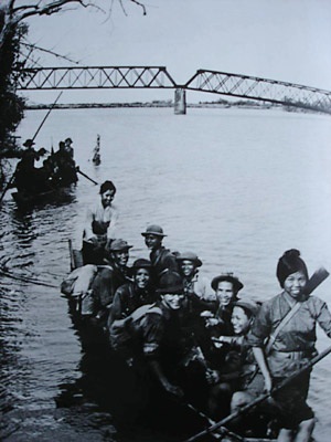 Gặp o lái đò “qua sông Cam Lộ” - 1 Gặp o lái đò “qua sông Cam Lộ” - 1