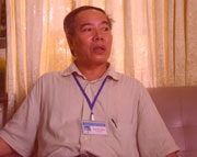 Gặp người chụp hơn 4.000 bức ảnh “chim xệ cánh”  - 1