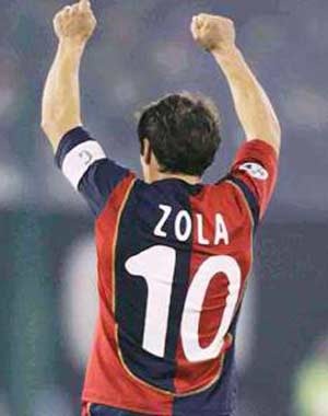 Zola - Niềm đam mê với trái bóng tròn  - 2