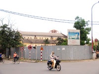 Khởi công rồi "đắp chiếu", chờ... vay vốn - 1