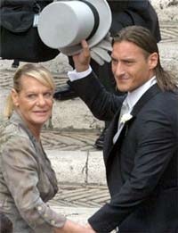 Đám cưới đẹp của “hoàng tử” Totti - 1 Đám cưới đẹp của “hoàng tử” Totti - 1